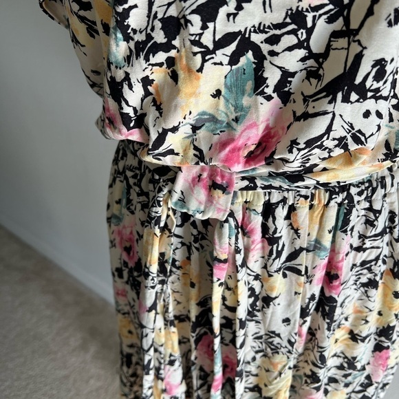 Ralph Lauren: Women Floral two tier dress with double tier flutter sleeves. Sz M - Picture 7 of 11